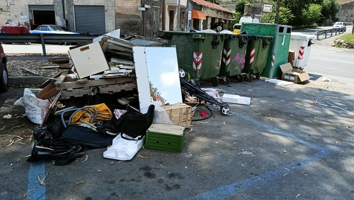 Ventimiglia, contrasto all'abbandono dei rifiuti: aumenta l'importo delle sanzioni