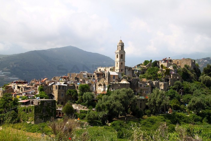 Sanremo: gli abitanti di Bussana Vecchia prendono le distanze dalla 'Barca'