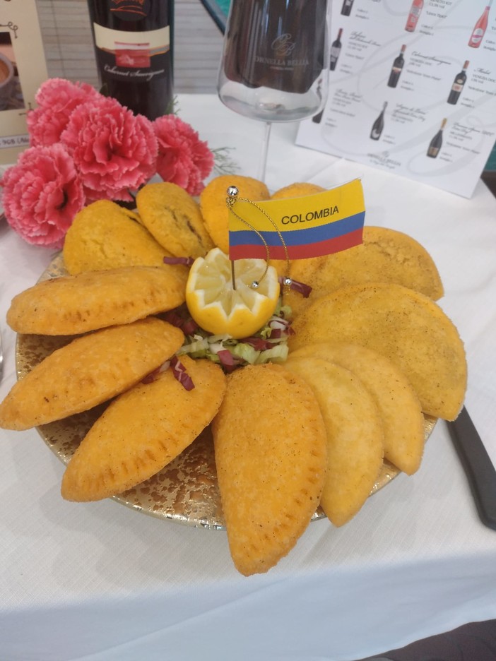 Al Bahama Star esclusiva assoluta: le empanadas colombiane! (Video)