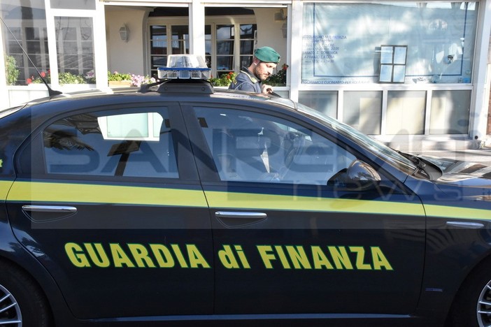 Imperia: &quot;Se ti abboni alla rivista della Guardia di Finanza verrà chiuso un occhio sui controlli fiscali&quot;, denunciati per truffa due editori di Barletta