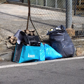 Sanremo: lamentele per il ‘porta a porta’ nelle frazioni, a Poggio spuntano topi tra i sacchi