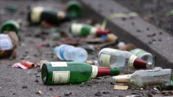 Ventimiglia: troppi ubriachi in giro e schiamazzi notturni, stop alla vendita di alcolici dalle 22 alle 8