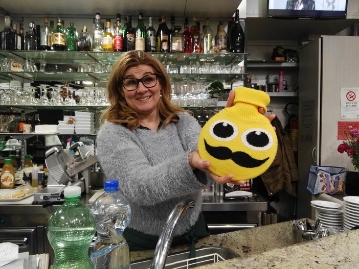 Sanremo: freddo intenso una boule d'acqua calda ai clienti del Dumi Bar in via Manzoni