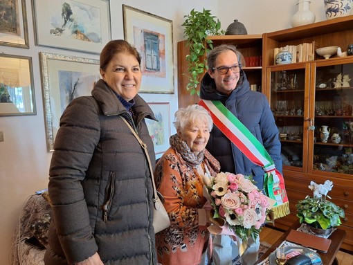 Compie 100 anni, Bordighera festeggia Benedetta Teresa Oliva