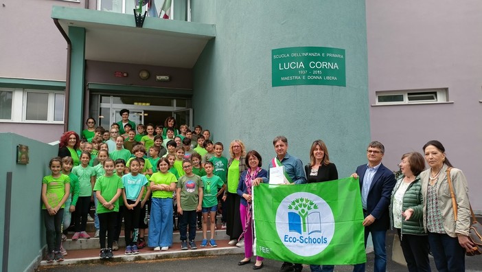 Educazione ambientale, Bandiera Verde alla scuola primaria di Camporosso Mare (Foto e video)