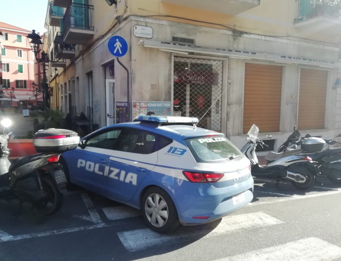 Ventimiglia: linea dura della Questura sugli esercizi pubblici, chiuso per 5 giorni il Kebab di via della Stazione