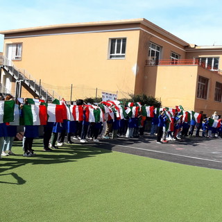Bordighera: venerdì scorso la consegna del Tricolore ai bambini della scuole elementari (Foto)