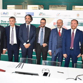 La presentazione alla stazione ferroviaria di Taggia