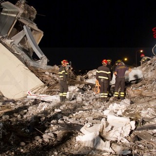 Crollo del ponte sul Polcevera: il Premier sospende le Autostrade che replicano &quot;Pronti a ricostruire in 5 mesi&quot; (Foto e Video)