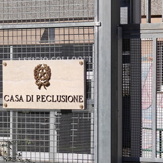 Sanremo: detenuti appiccano un fuoco in carcere, intervento della Penitenziaria e tre sezioni completamente evacuate