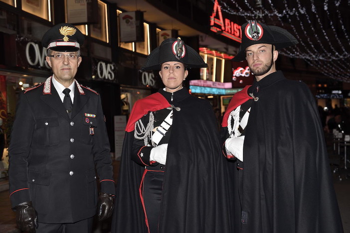 Sanremo: Carabinieri in Grande Uniforme Speciale nelle vie del centro, una tradizione per le festività