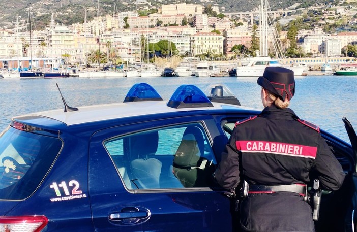 Barca in fiamme nel porto di Sanremo: identificato l'uomo che ha appiccato l'incendio