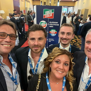 Delegazione della nostra provincia alla convention di Forza Italia in corso a Paestum (Foto)