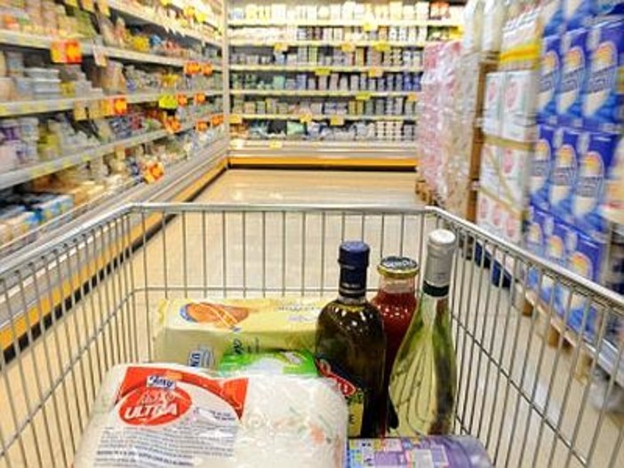 Rincari sulla spesa alimentare, Coldiretti Liguria &quot;650 euro in più a famiglia, colpita la filiera per 575 miliardi&quot;