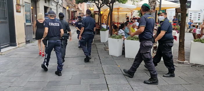 Sanremo: estesa fino all'11 settembre l'ordinanza anti assembramenti nelle zone della 'movida'