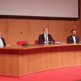 La conferenza stampa a Genova