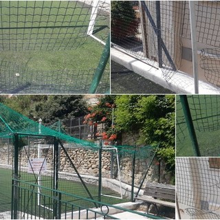 Vandalizzato il campetto da calcio a Vallebona, il sindaco: &quot;Costretti a chiuderlo perché ora è pericoloso&quot; (Foto)