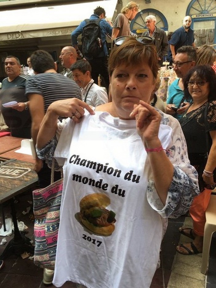 Eletta la prima campionessa mondiale di Pan Bagnat: Framboise Deschamps si è imposta a Nizza