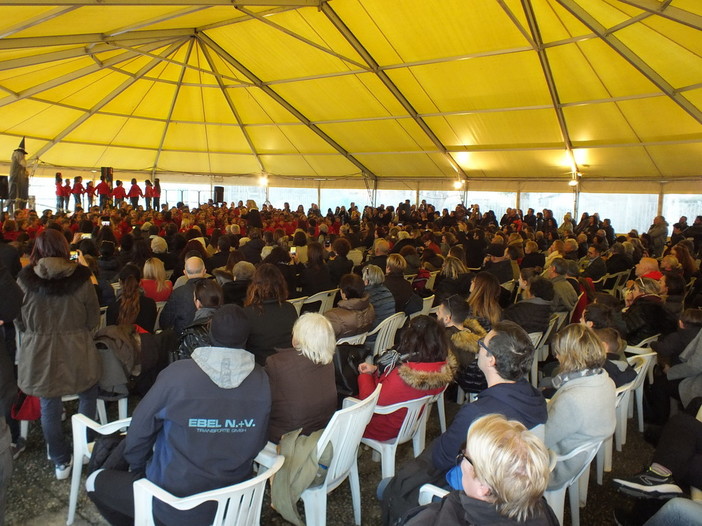 Camporosso: ieri sotto il tendone di località Bigauda il concerto di Natale con gli alunni delle scuole