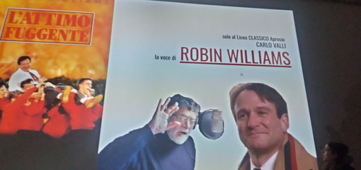 Ventimiglia: Carlo Valli storica voce di Robin Williams ospite del liceo classico Aprosio