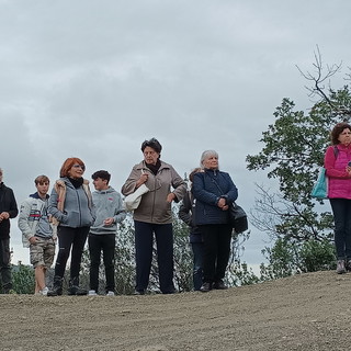 Bajardo: grande successo per la 'Camminata tra gli Olivi' tra le coltivazioni della 'Taggiasca'