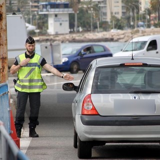 La prossima settimana riapre la frontiera ma l'ordinanza non consentirebbe l'arrivo dei francesi in Italia