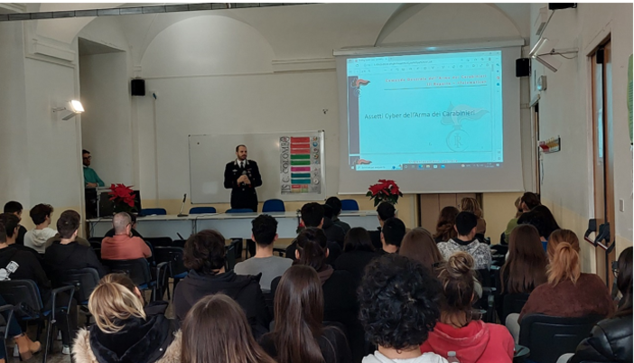 I carabinieri di Sanremo incontrano gli studenti dell'istituto &quot;Colombo&quot; (Foto)