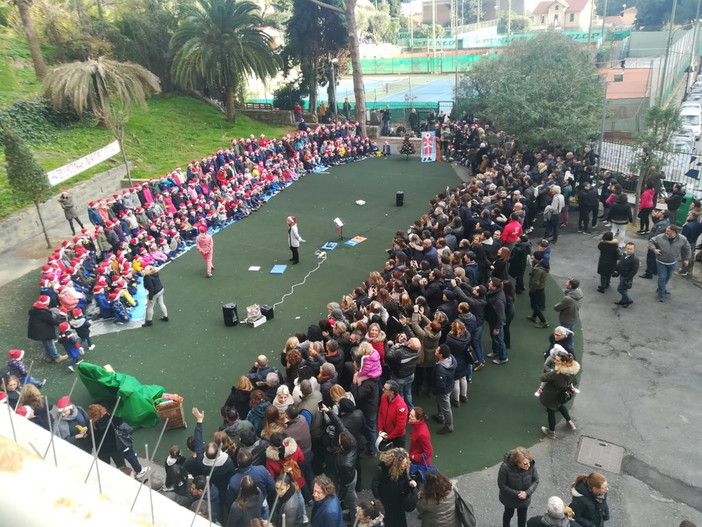 Sanremo: questa mattina alla scuola 'Asquasciati' i canti natalizi degli alunni per le famiglie