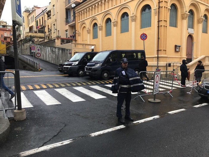 Gli agenti della Polizia Municipale al Palafiori