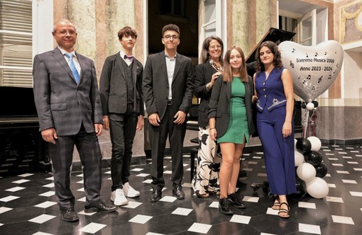 Sanremo: grande successo a Palazzo Roverizio per il concerto di inizio anno di 'Musica 2000'