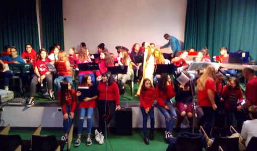 Ventimiglia: ieri pomeriggio il concerto di Natale dei ragazzi della Scuola Media Biancheri