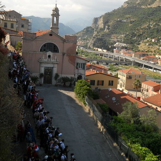 Ventimiglia: Balestrieri frontalieri nel weekend al campionato nazionale, gli auguri dal Sestiere 'Auriveu'