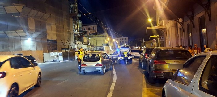 Sanremo: serata di controlli per la Polizia Municipale, 85 mezzi verificati e 14 verbali (Foto)