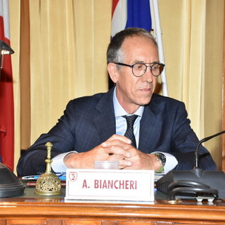 Sanremo, Biancheri sui buoni pasto: “In linea con altre città e gli unici ad offrire gratuità e agevolazioni a 520 ragazzi”