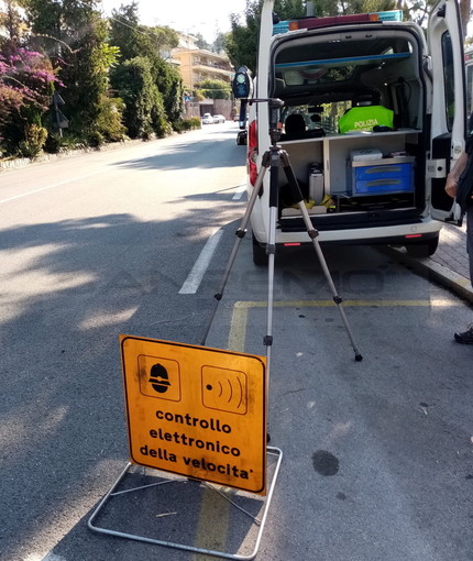 Ospedaletti: controlli della Polizia Provinciale con il Telelaser, fermato motociclista a 106 all'ora sull'Aurelia