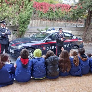 Sanremo: Carabinieri in visita alle classi dell’istituto comprensivo ‘Italo Calvino’ per la cultura della legalità