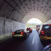 Ventimiglia: incidente sulla A10 Genova-Ventimiglia tra il confine e la barriera, traffico bloccato e lunghe code