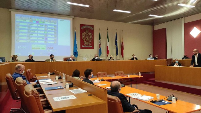La seduta del consiglio comunale di Ventimiglia