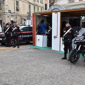 Sanremo: una postazione in piazza Colombo, le pattuglie rinforzate anche in bicicletta per i Carabinieri (Foto)