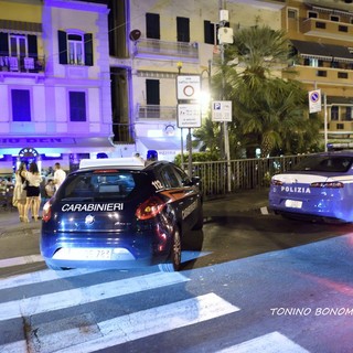 Sanremo: lite tra un residente ed il titolare di un locale in piazza Sardi, intervento di Polizia e Carabinieri