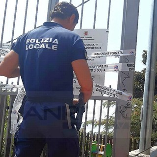 Sanremo: tronco di un grosso ficus a rischio caduta, chiusi i giardini di piazza San Costanzo nella Pigna (Foto)