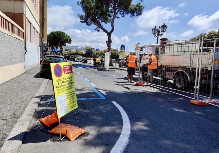 Sanremo: per la realizzazione di interventi fognari taglio di un pino in via Nino Bixio, i lavori lunedì