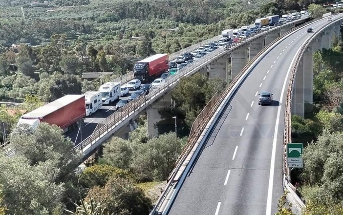 Autostrade: stop cantieri nel weekend del 2 giugno, poi alleggerimento fino a rimozione nei mesi di luglio e agosto