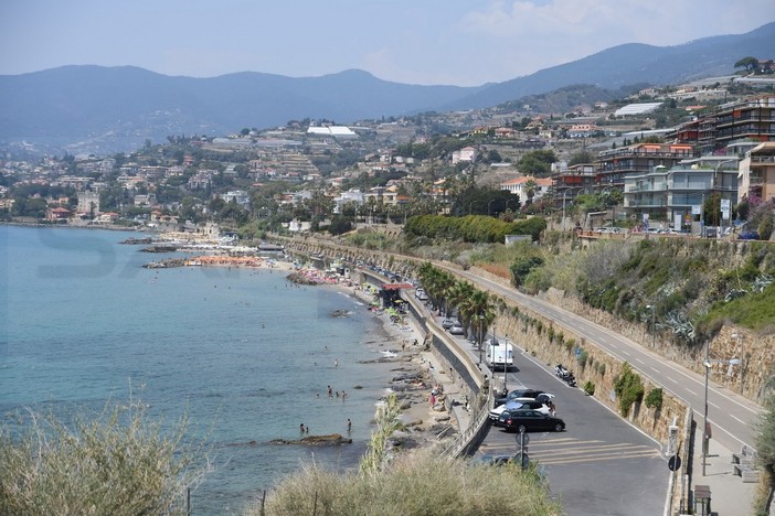 Caldo intenso anche oggi sulla nostra provincia: massima a Borgomaro con 36 gradi ma è stata una notte 'boccheggiante'