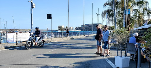 Sanremo: dehors 'allargati' sul porto, l'Assessore Menozzi &quot;E' solo una sospensiva non una legittimazione&quot;