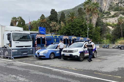 Attentato dell'Isis a Mosca: la Francia aumenta i controlli ai confini tra Ventimiglia e Mentone