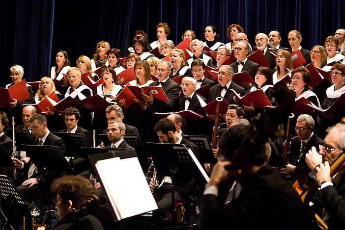 Sanremo: sabato alla Chiesa di Santo Stefano concerto del Coro Musica Nova con il coro Sette Laghi