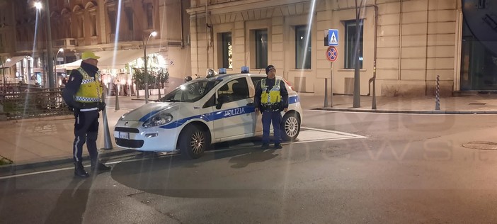 Sanremo: non si fermano i controlli della Polizia Municipale, verificati 85 veicoli in via Roma