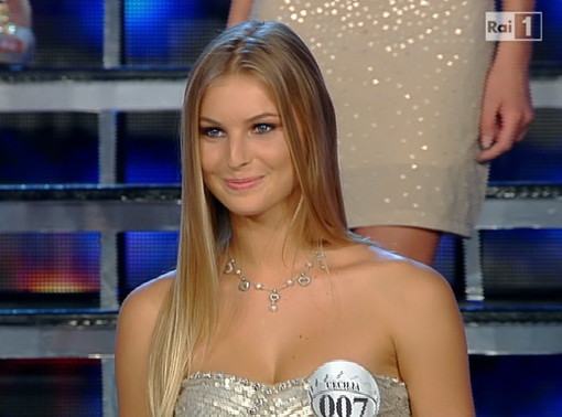 Cecilia Anfossi festeggia con il televoto: è promossa alla finalissima di Miss Italia 2012