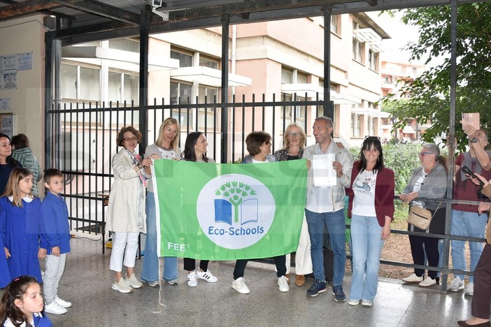 La Bandiera verde torna a sventolare su Arma e Taggia: grande festa per le tre scuole premiate (Foto e Video)